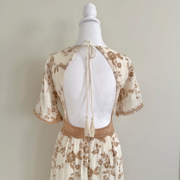 Cottagecore Vintage Style Floral Cream and Brown Maxi Dress - Picture 5 of 5